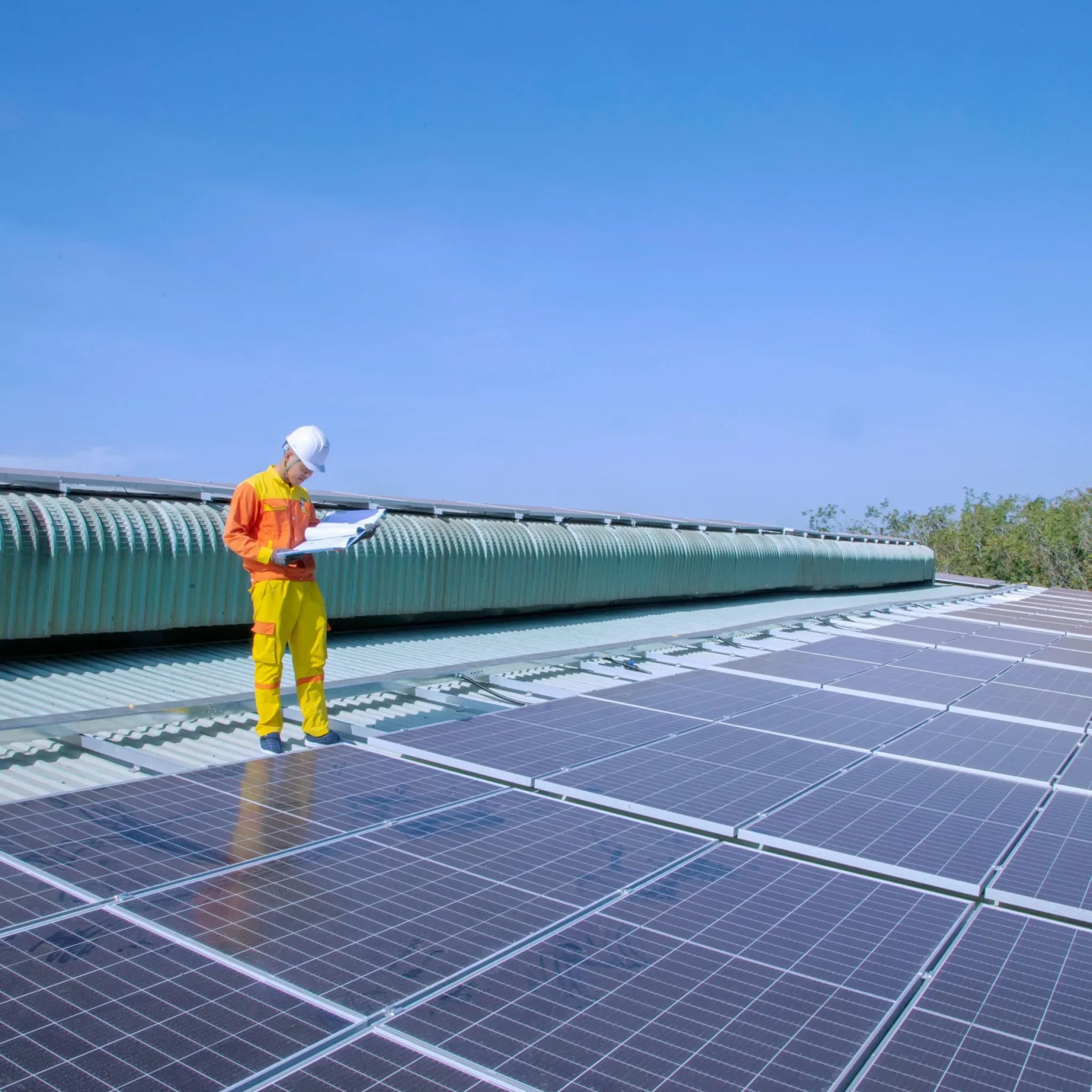 panneaux-solaires-secteur-industriel